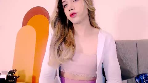 Snapshot of blondetwinkcum19 chatting on 12.03.25 zoey madisson 3 online show from 12.03.25