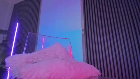 Snapshot of blondie_muller chatting on 02.13.25 blondie_muller online show from 02.13.25