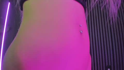 Snapshot of blondie_muller chatting on 02.23.25 blondie_muller online show from 02.23.25