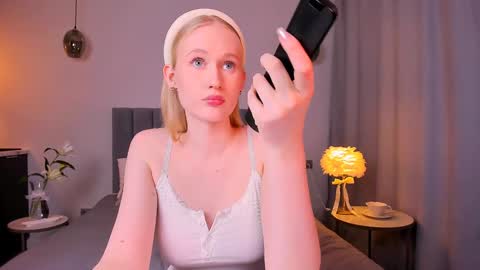 Mia online show from 01.07.25