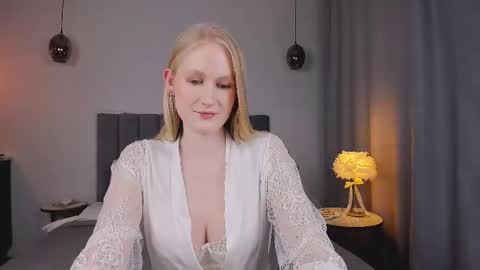 Mia online show from 02.22.25