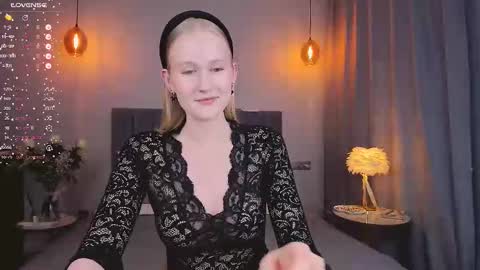 Mia online show from 03.11.25