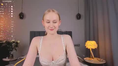 Mia online show from 03.12.25