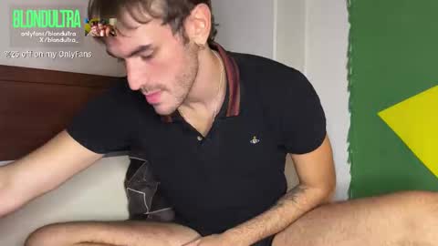 Snapshot of blondultra chatting on 10.28.25 blondultra online show from 10.28.25