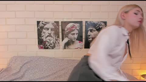 Snapshot of blondy_fina chatting on 10.14.25 blondy_fina online show from 10.14.25