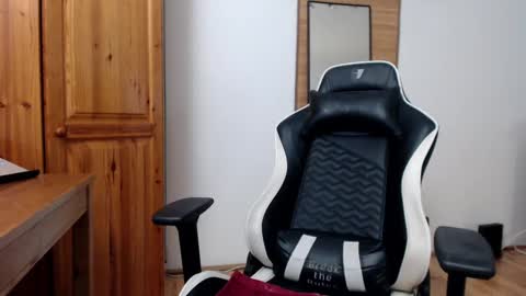 blondyelena online show from 01.20.25