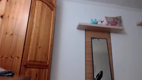 blondyelena online show from 12.19.25