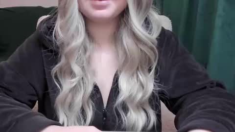 blondymargaret online show from 12.17.25