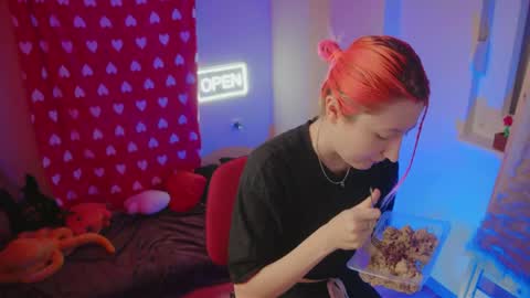 Snapshot of bloom_fairy chatting on 02.16.26 Bloom online show from 02.16.26