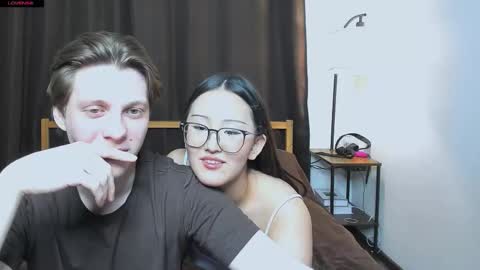 Snapshot of blossomandbee chatting on 01.07.26 Sasha and Maria online show from 01.07.26