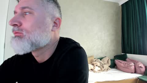 Snapshot of blowmyxxl chatting on 01.05.25 Nico online show from 01.05.25