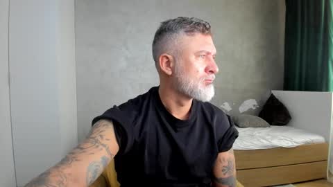 Snapshot of blowmyxxl chatting on 09.13.25 Nico online show from 09.13.25