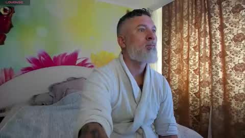 Snapshot of blowmyxxl chatting on 12.17.25 Nico online show from 12.17.25