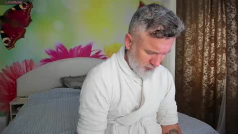 Snapshot of blowmyxxl chatting on 12.18.25 Nico online show from 12.18.25