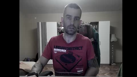 Snapshot of blue_eyed_wolf chatting on 12.01.24 Runaway online show from 12.01.24