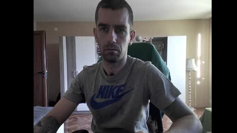 Snapshot of blue_eyed_wolf chatting on 12.17.24 Runaway online show from 12.17.24