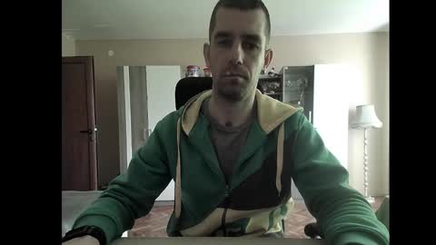 Snapshot of blue_eyed_wolf chatting on 01.01.25 Runaway online show from 01.01.25