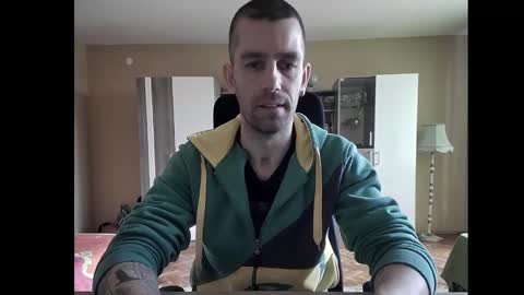 Snapshot of blue_eyed_wolf chatting on 01.24.25 Runaway online show from 01.24.25