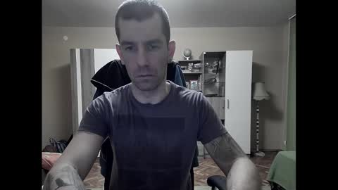 Snapshot of blue_eyed_wolf chatting on 02.05.25 Runaway online show from 02.05.25