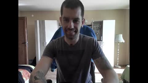 Snapshot of blue_eyed_wolf chatting on 02.10.25 Runaway online show from 02.10.25