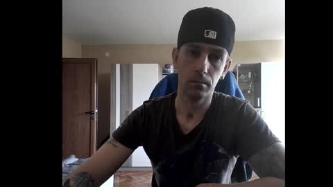 Snapshot of blue_eyed_wolf chatting on 10.17.25 Runaway online show from 10.17.25