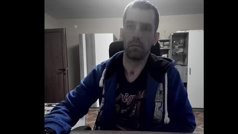 Snapshot of blue_eyed_wolf chatting on 01.12.26 Runaway online show from 01.12.26