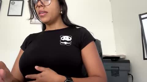 Snapshot of blueaby1 chatting on 11.20.25 blueaby1 online show from 11.20.25