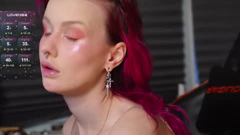 Snapshot of bluecherryyy chatting on 11.21.25 Lika online show from 11.21.25