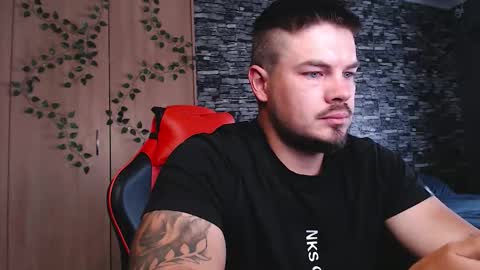 blueeyeboy0 online show from 11.10.25