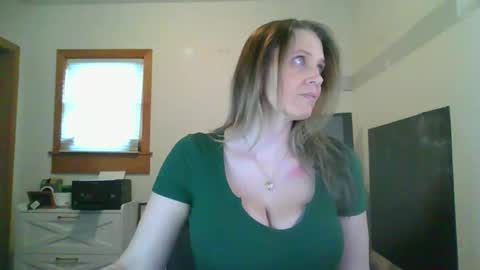 BlueEyedDDVixen online show from 02.02.26