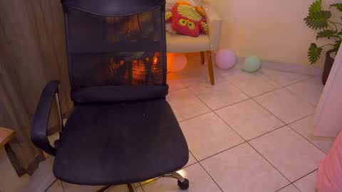 FLORAA online show from 05.01.26