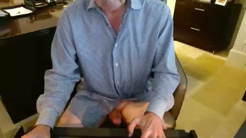 Snapshot of blueisles chatting on 11.30.25 blueisles online show from 11.30.25