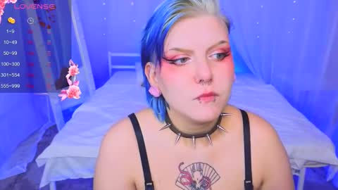 Hi my name is Lunaray online show from 09.24.25