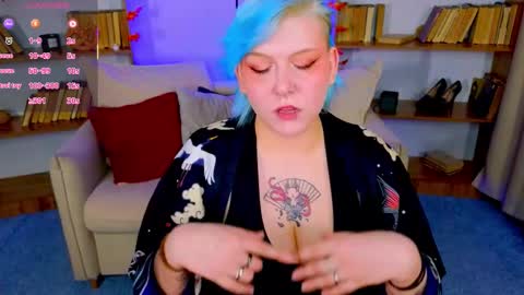 Hi my name is Lunaray online show from 09.29.25