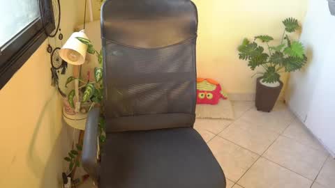 FLORAA online show from 03.02.25