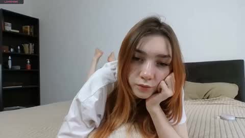 Snapshot of blush_lover chatting on 10.06.25 Kate online show from 10.06.25