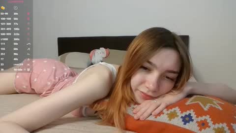 Snapshot of blush_lover chatting on 10.23.25 Kate online show from 10.23.25