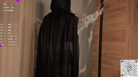 Dolores online show from 10.31.25