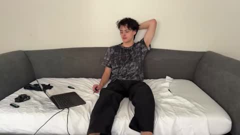 Snapshot of bluskyzz chatting on 02.17.25 BluSky online show from 02.17.25