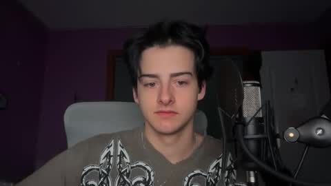 Snapshot of bluskyzz chatting on 12.18.25 BluSky online show from 12.18.25