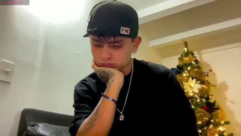 Snapshot of bob_pettersonn chatting on 12.21.24 Bob INDEPENDENT MODEL online show from 12.21.24