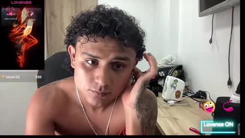 Snapshot of bob_pettersonn chatting on 10.14.25 Bob INDEPENDENT MODEL online show from 10.14.25