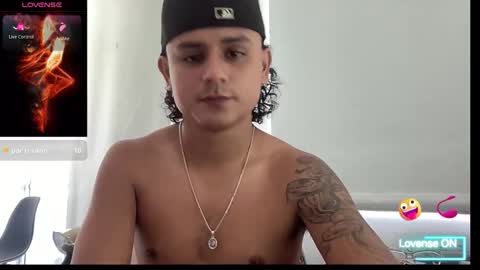 Snapshot of bob_pettersonn chatting on 10.23.25 Bob INDEPENDENT MODEL online show from 10.23.25