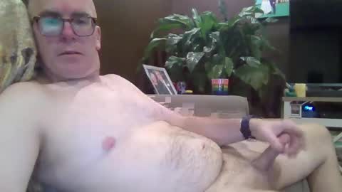 Snapshot of bobblehead31382 chatting on 12.03.25 bobblehead31382 online show from 12.03.25
