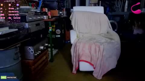 Snapshot of bobbyy4 chatting on 11.05.25 boby online show from 11.05.25