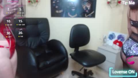 Snapshot of bom_bomx chatting on 11.02.25 Paris online show from 11.02.25