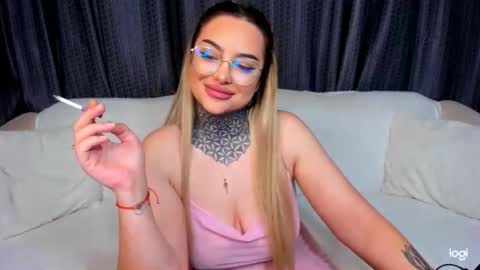 Snapshot of bom_bonx chatting on 11.18.25 Amy online show from 11.18.25