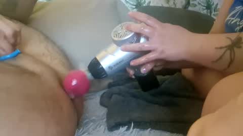 Snapshot of bombelelelek chatting on 02.12.25 DeeDeeAndDexter online show from 02.12.25