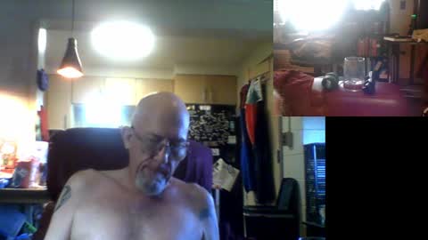 Snapshot of bongfellatio chatting on 06.21.26 Bong Fellatio online show from 06.21.26