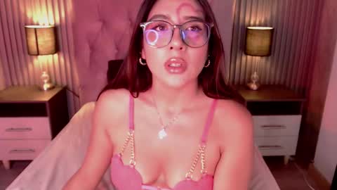 Snapshot of bonnali_lune chatting on 10.23.25 bonnali_lune online show from 10.23.25